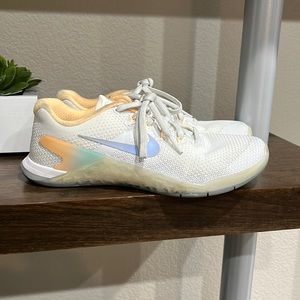 Nike Metcons White/Light Orange Size 7 1/2